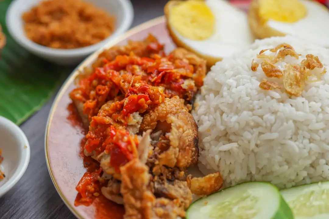 Nasi lemak coconut rice with fried chicken