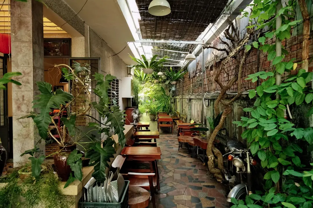 Outdoor garden cafe seating